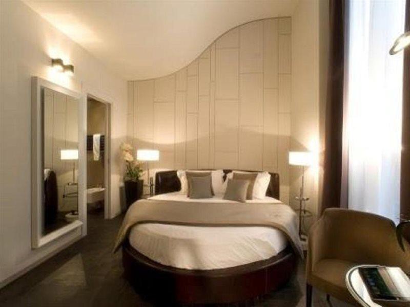 רומא Piazza Del Gesu' Luxury Suites מראה חיצוני תמונה