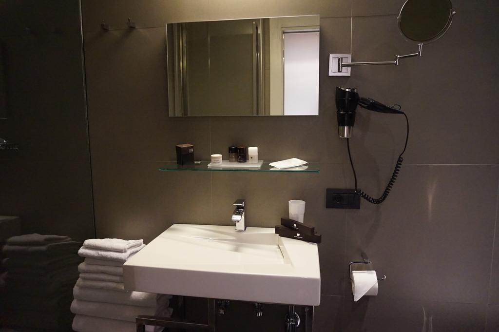 רומא Piazza Del Gesu' Luxury Suites מראה חיצוני תמונה