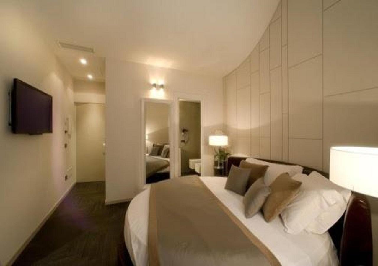 רומא Piazza Del Gesu' Luxury Suites מראה חיצוני תמונה