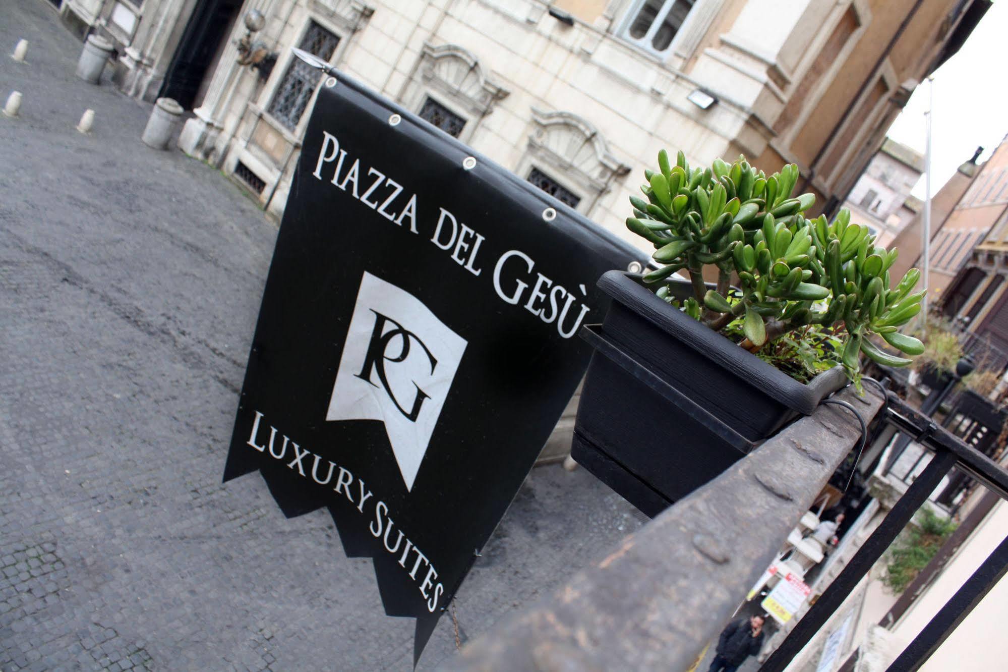 רומא Piazza Del Gesu' Luxury Suites מראה חיצוני תמונה
