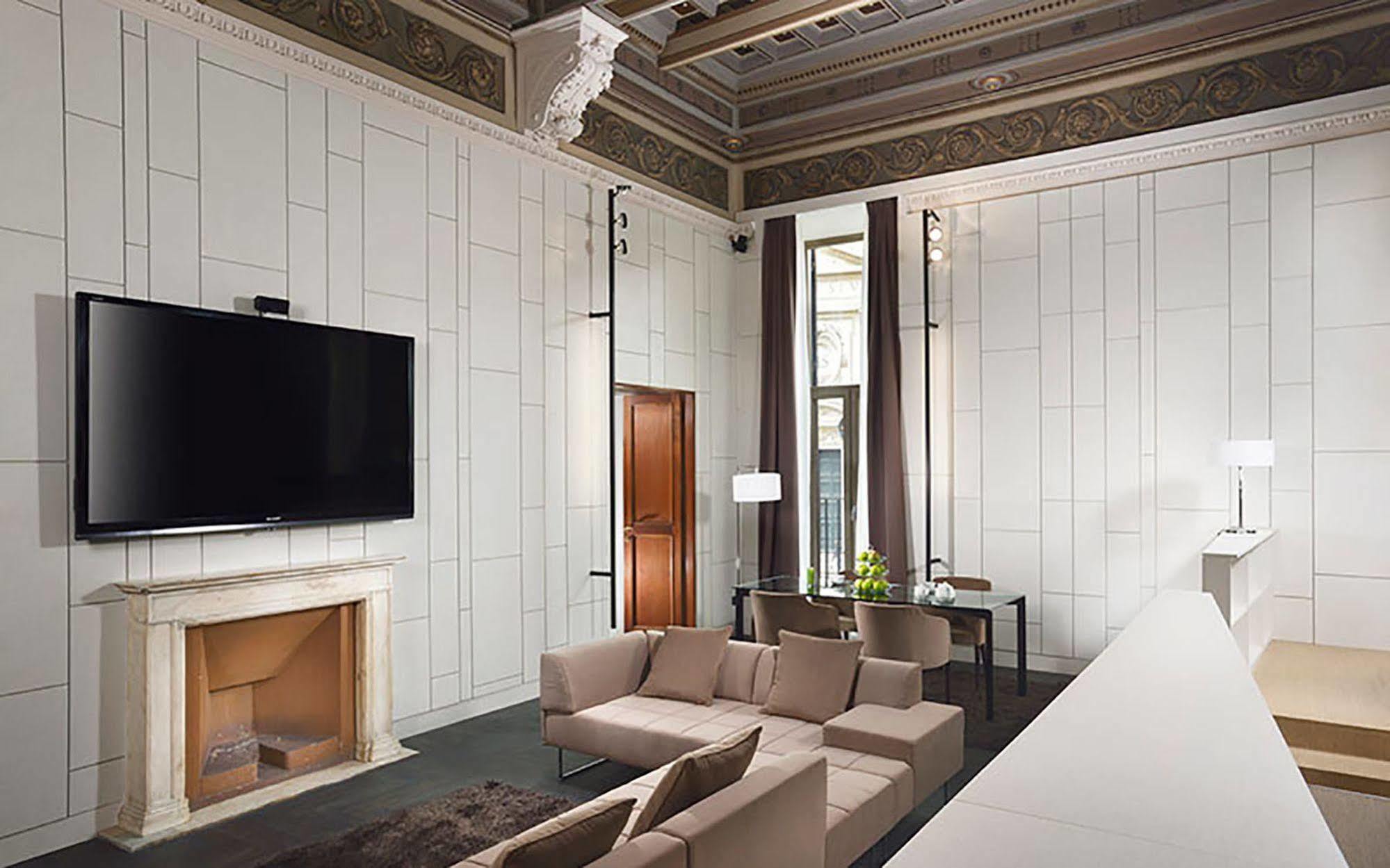 רומא Piazza Del Gesu' Luxury Suites מראה חיצוני תמונה