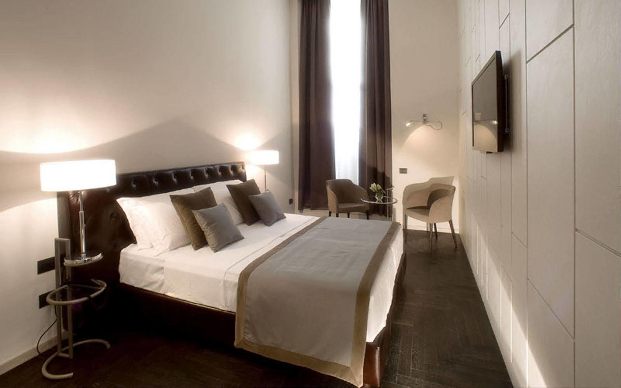 רומא Piazza Del Gesu' Luxury Suites מראה חיצוני תמונה