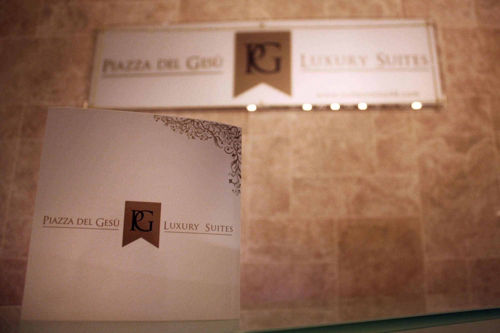 רומא Piazza Del Gesu' Luxury Suites מראה חיצוני תמונה